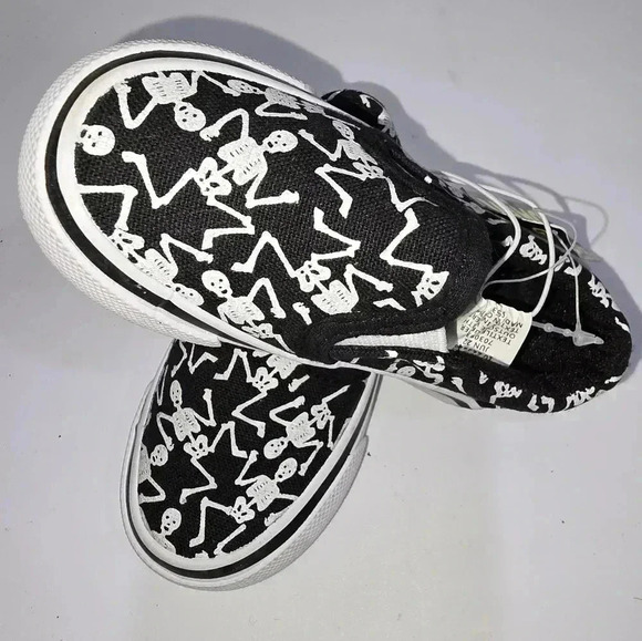 Tommy Bahama Shoes Toddler Size 5Slip On Black Canvas Comfort Round Toe Skeleton - Picture 7 of 7
